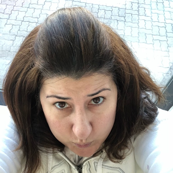 Meet your Posher, Sandra - Picture 1 of 1